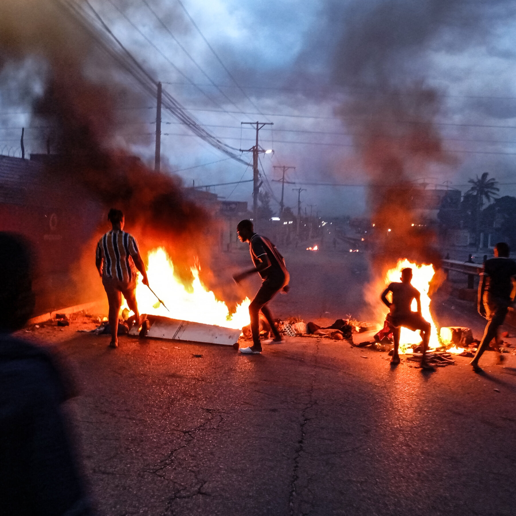 21 Dead as Mozambique Erupts in Violence Over Election Ruling