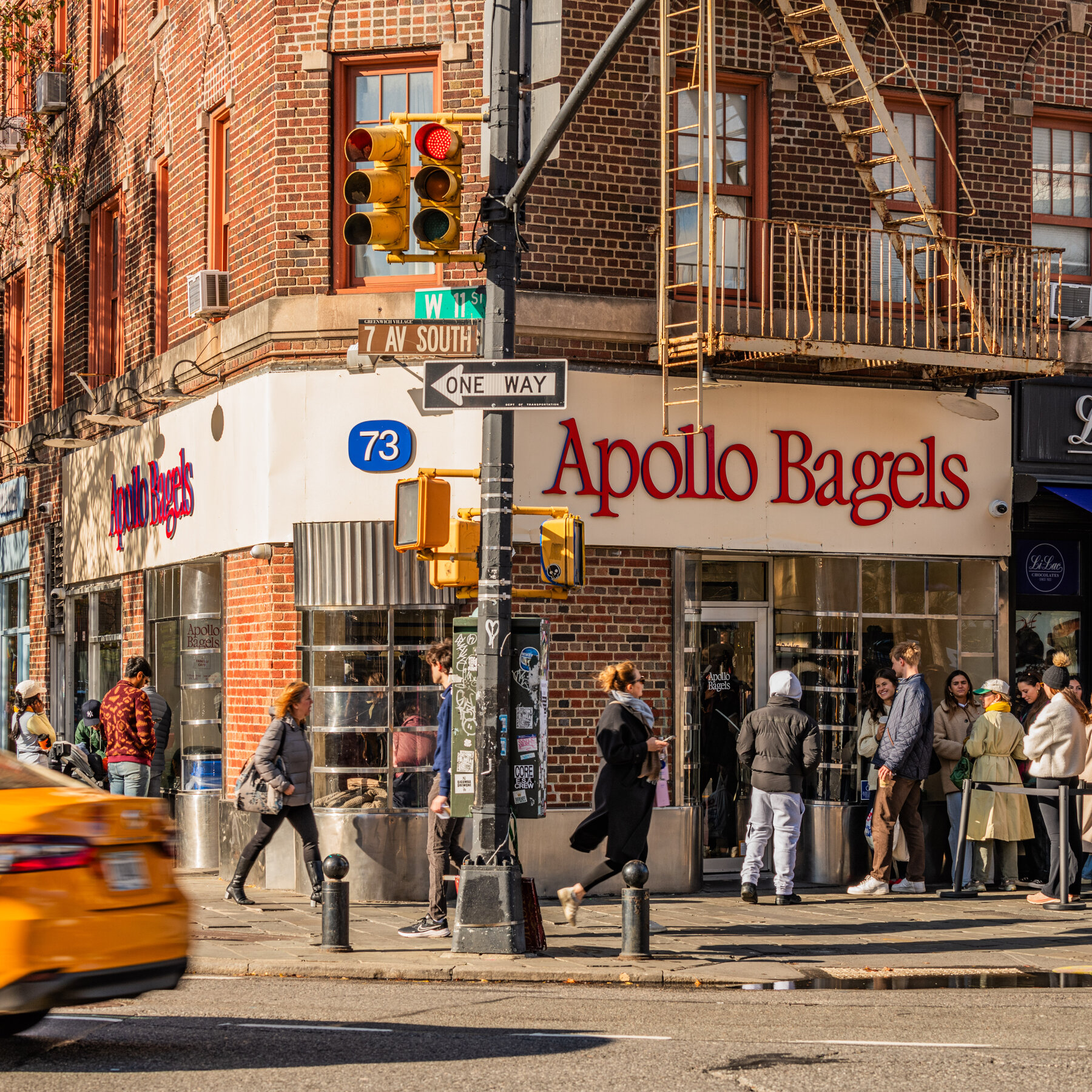 A Hole in Apollo Bagels’ Business Model? It’s Too Popular.