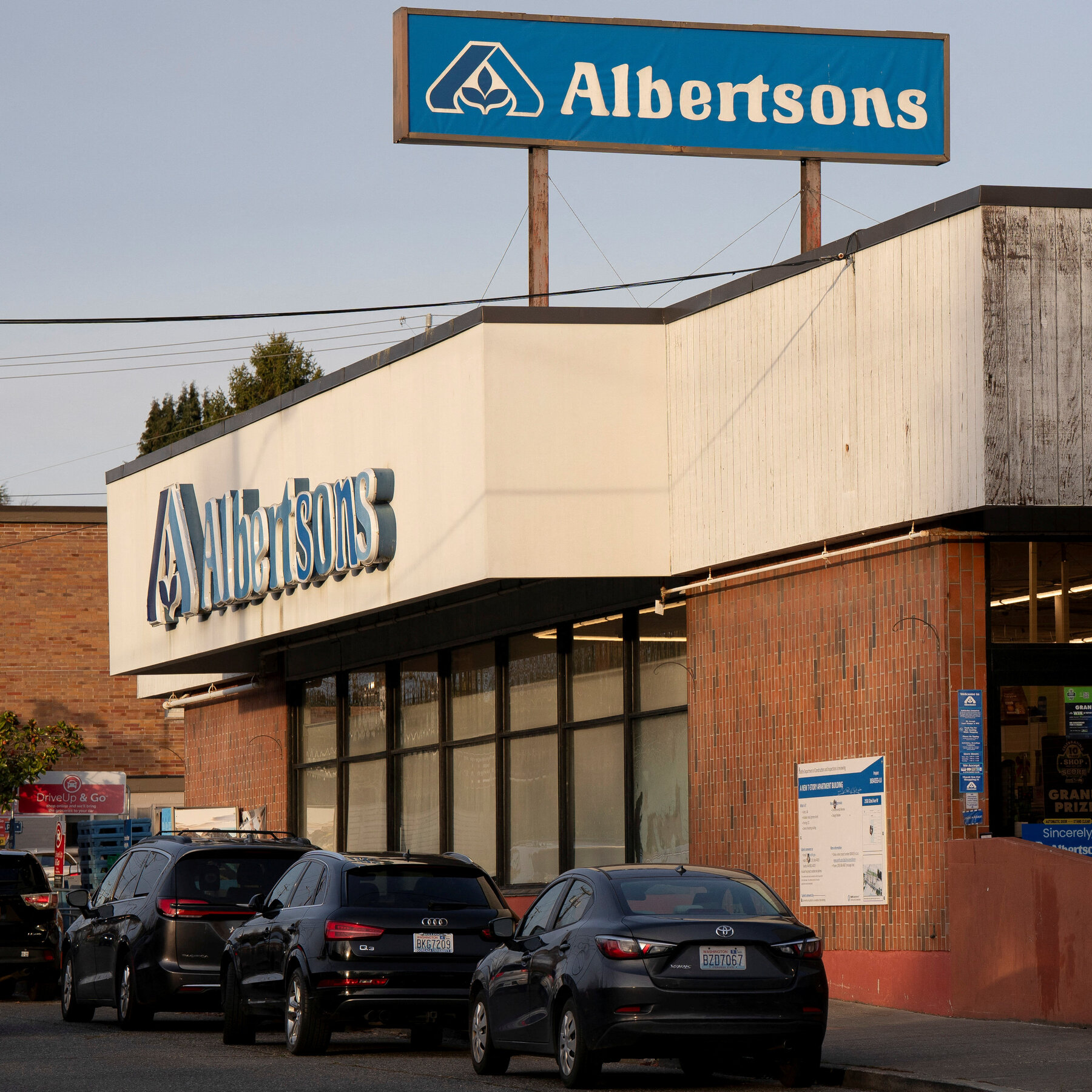 Albertsons Backs Out of Merger Deal and Sues Kroger After Court Rulings