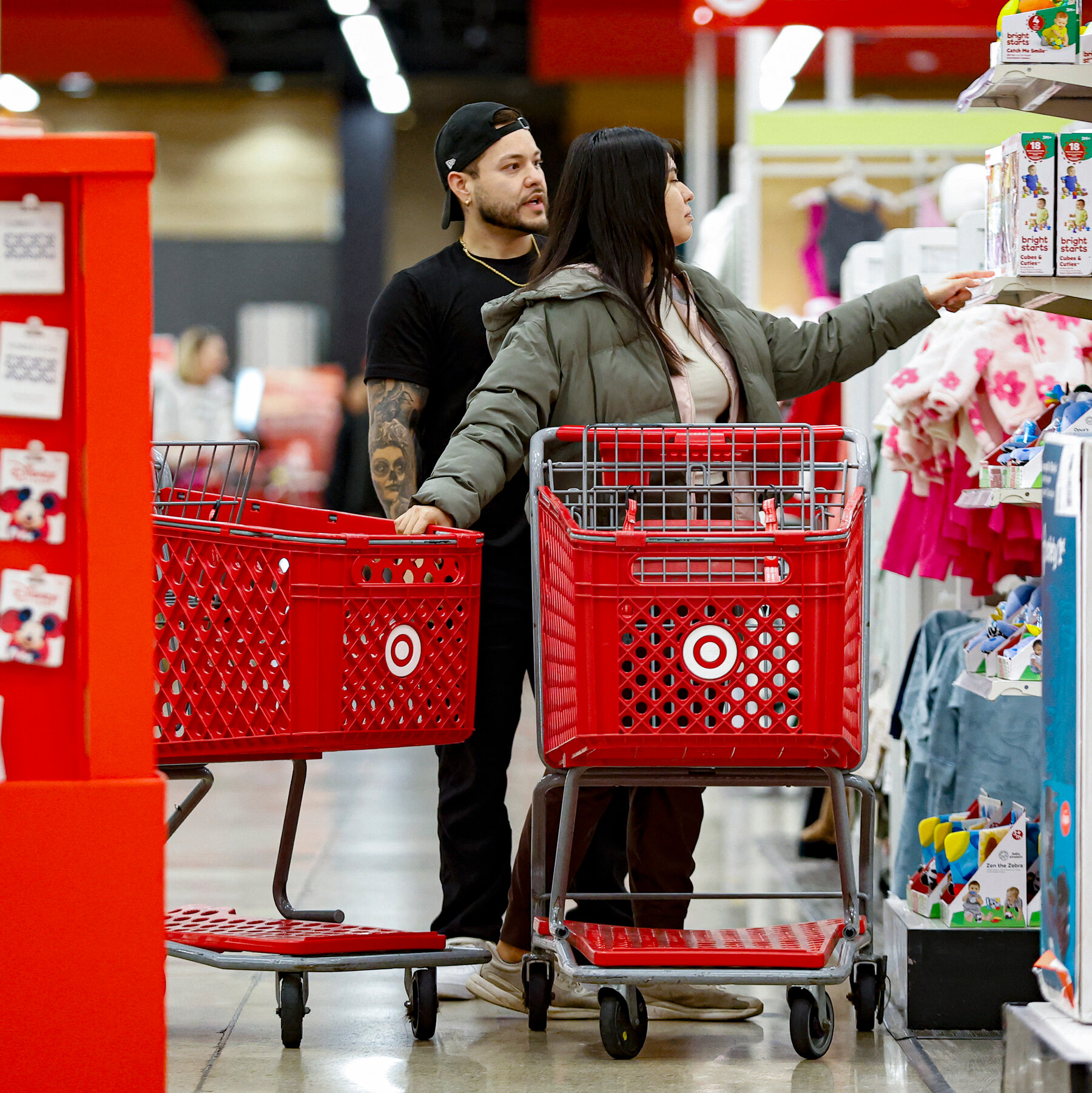 Holiday Shopping Season Separates Winning Retailers From Losers