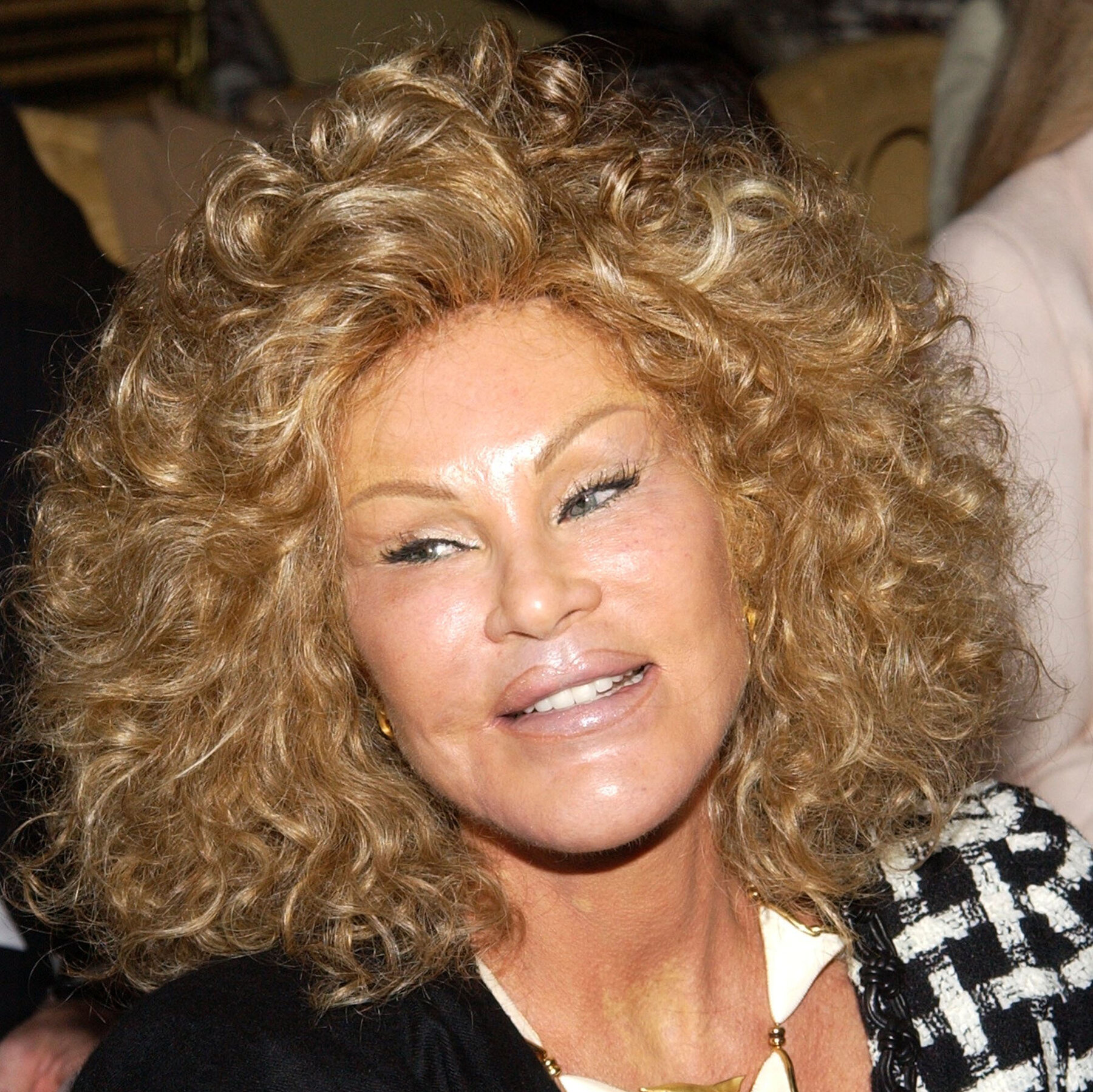 Jocelyne Wildenstein, Socialite and Tabloid ‘Catwoman,’ Dies at 79