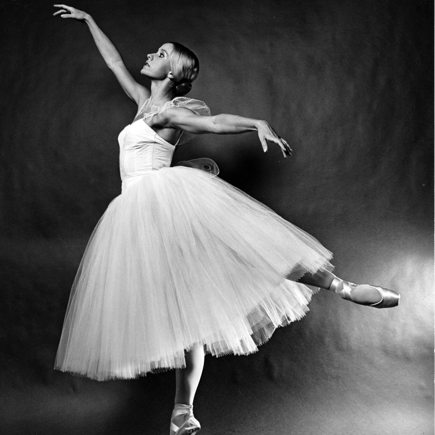 Kirsten Simone, Danish Ballet Star, Is Dead at 90