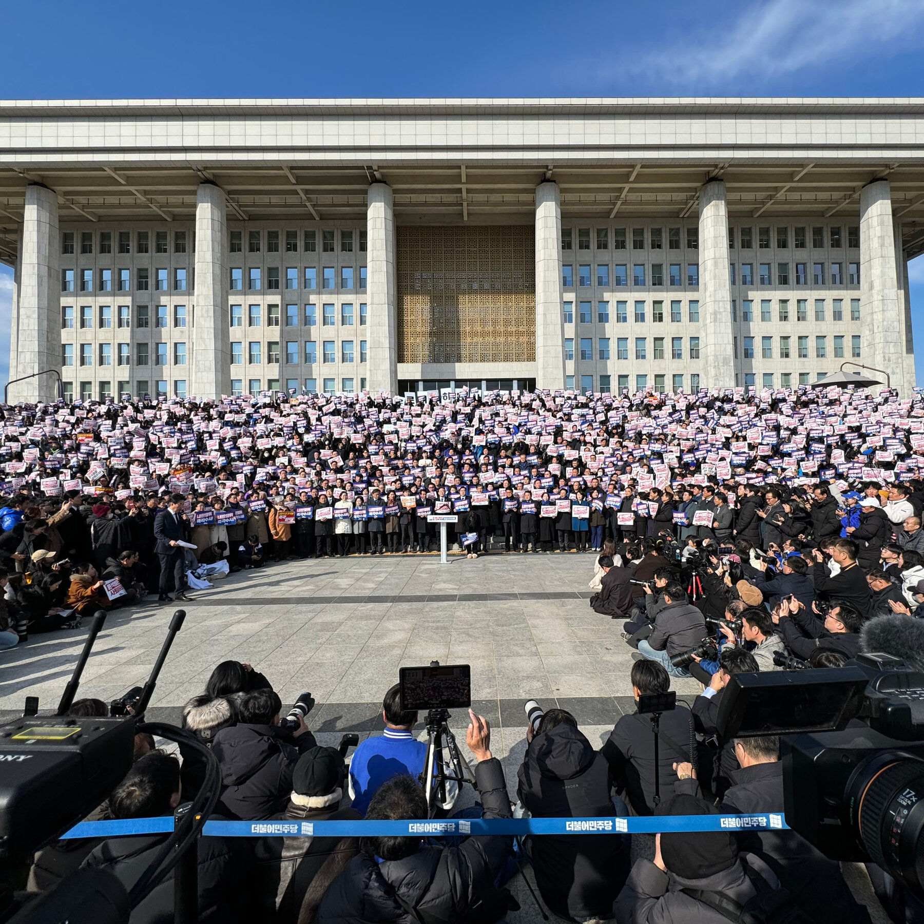 Lawmakers Move to Impeach South Korean Leader After Failed Martial Law Bid