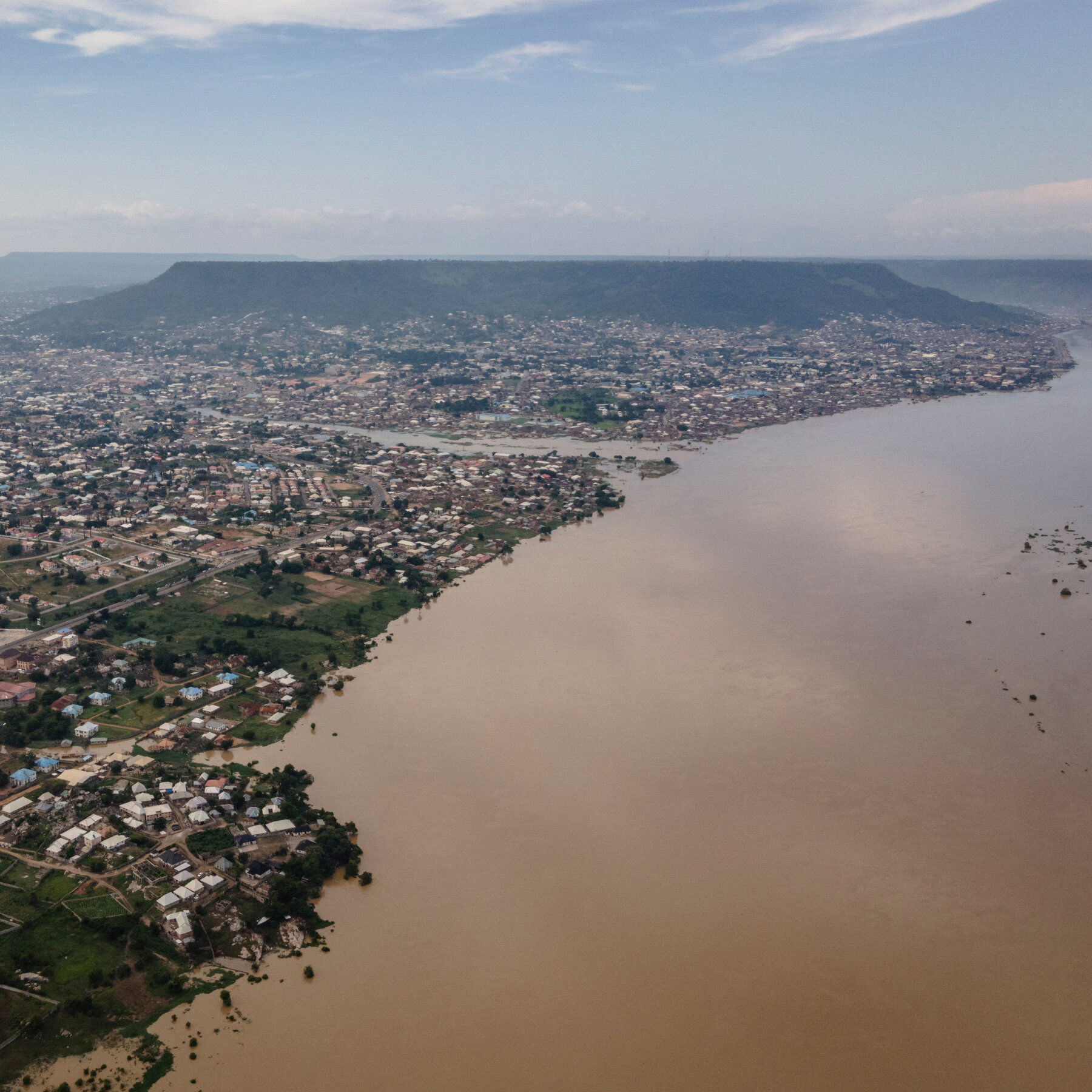 Nigeria Boat Capsizes, Killing at Least 27