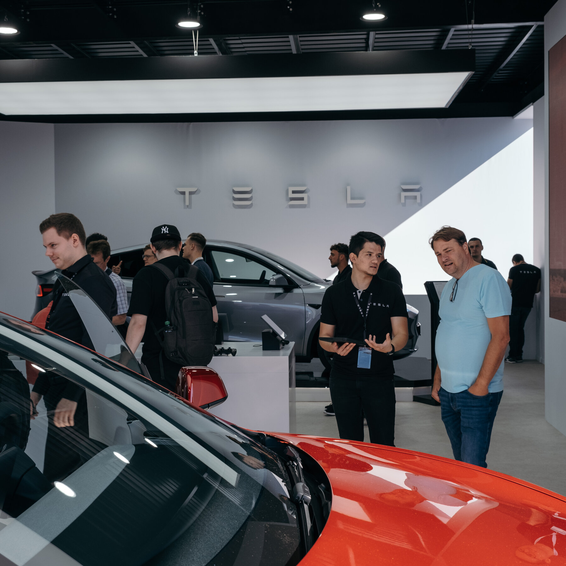 Tesla’s European Sales Drop in January After Elon Musk Disrupts Politics