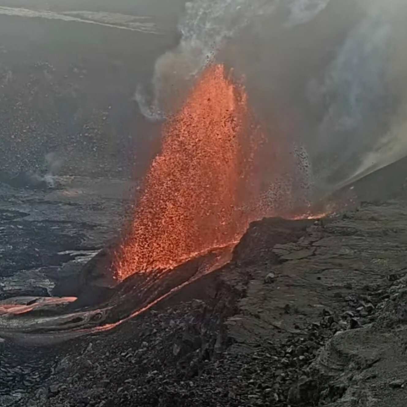 Video Shows Kilauea Volcano in Hawaii Erupting Again