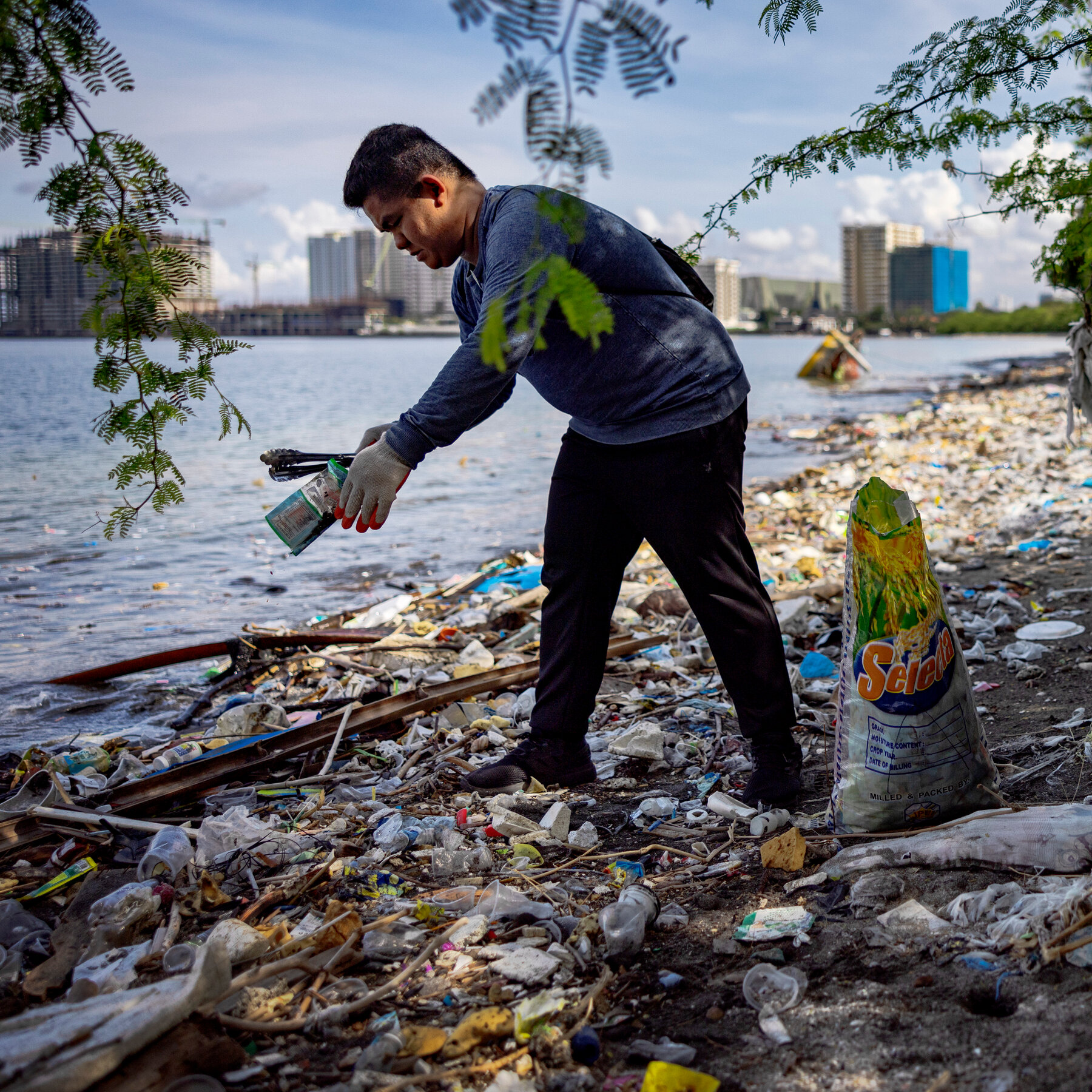 World Seeks an End to Plastic Pollution at Talks in South Korea